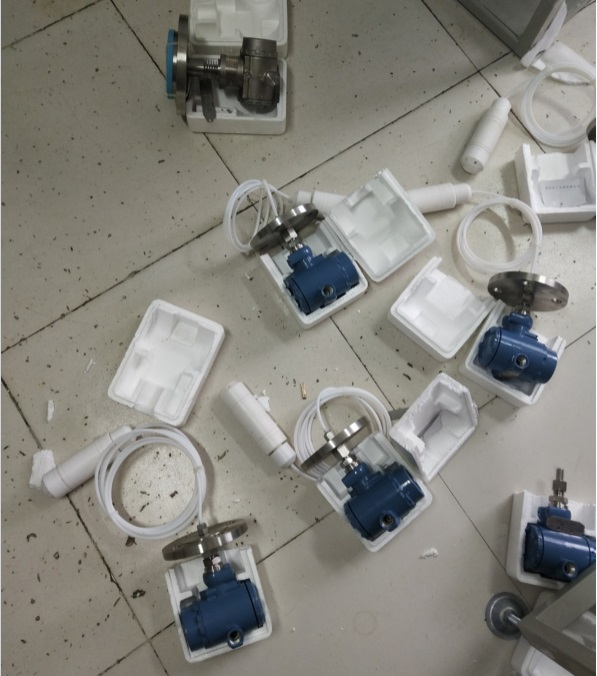 投入式液位變送器，投入式變送器，投入式液位計(jì),電感式液位變送器