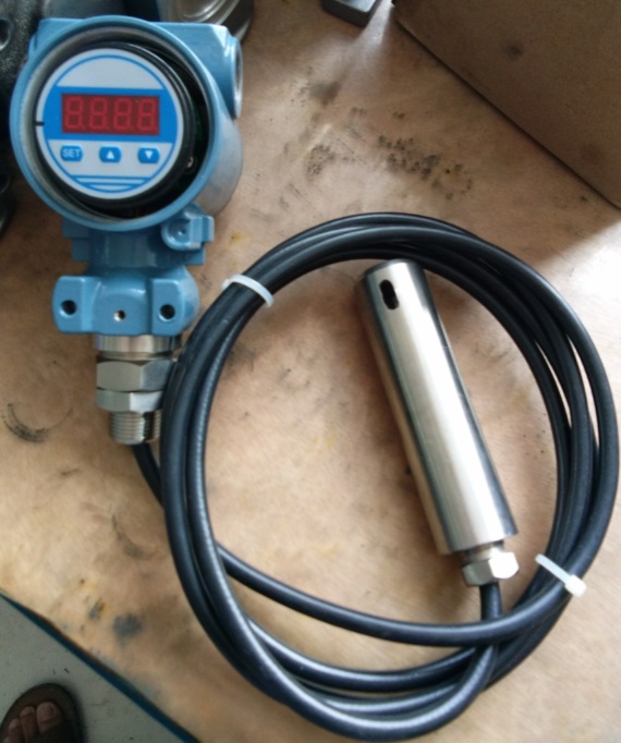 投入式液位變送器，投入式變送器，投入式液位計(jì),電感式液位變送器